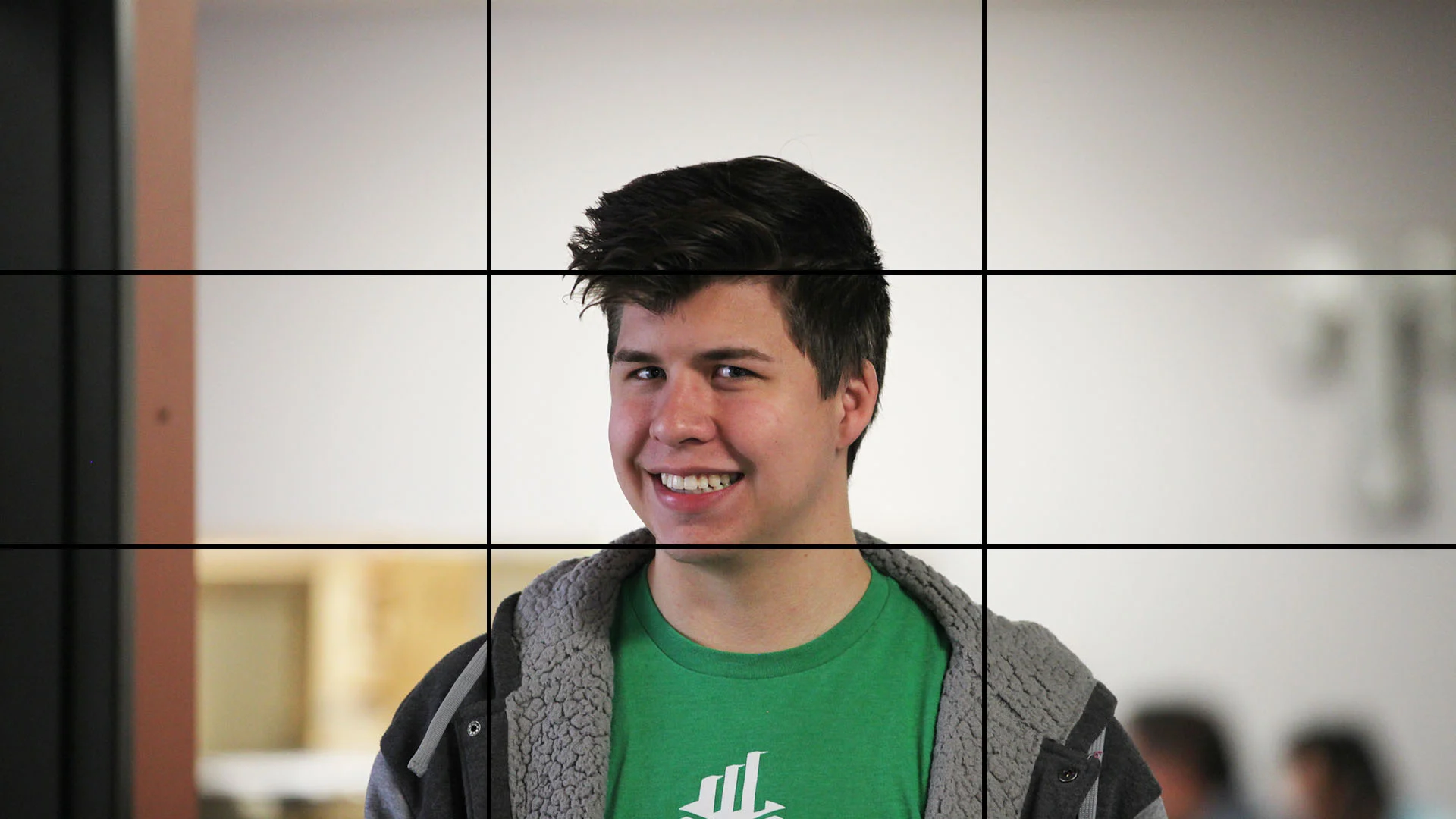 video framing rule of thirds cross hairs - bad example